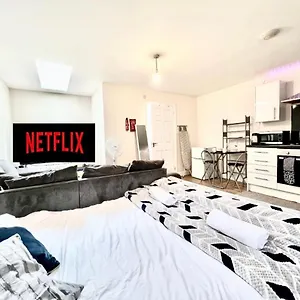 https://luxurious-luton-town-centre-studio-apartment.cambridgehotelsuk.com