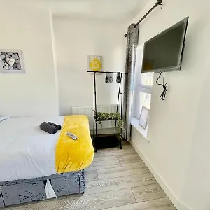  Apartment Cheerful 1 Bed City Centre - Penarth Rd
