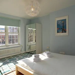 https://riverside-cutty-sark-2bd-retreat.brighton-hotels-england.com